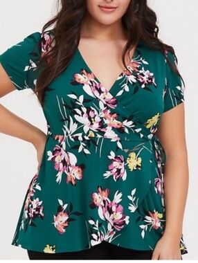 Torrid Womens Studio Knit Surplice Wrap Top Green Floral Jersey Stretch Size 2X